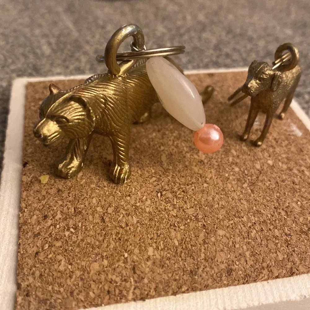 2 Keychain Charms - 1 dog and 1 tiger - Picture 2 of 6